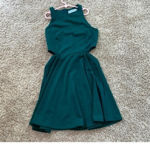 Belongsci GREEN Sleevless Fair Dress Cutout